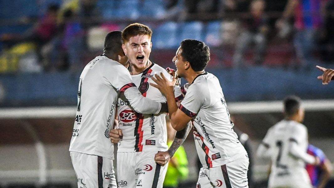 Mesmo lesionado, Vitor Becker segue nos planos do Brasil