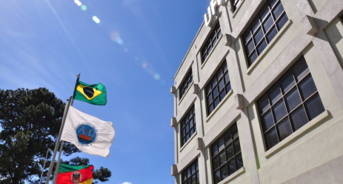 UFPel lança processo seletivo para contratação de professores substitutos