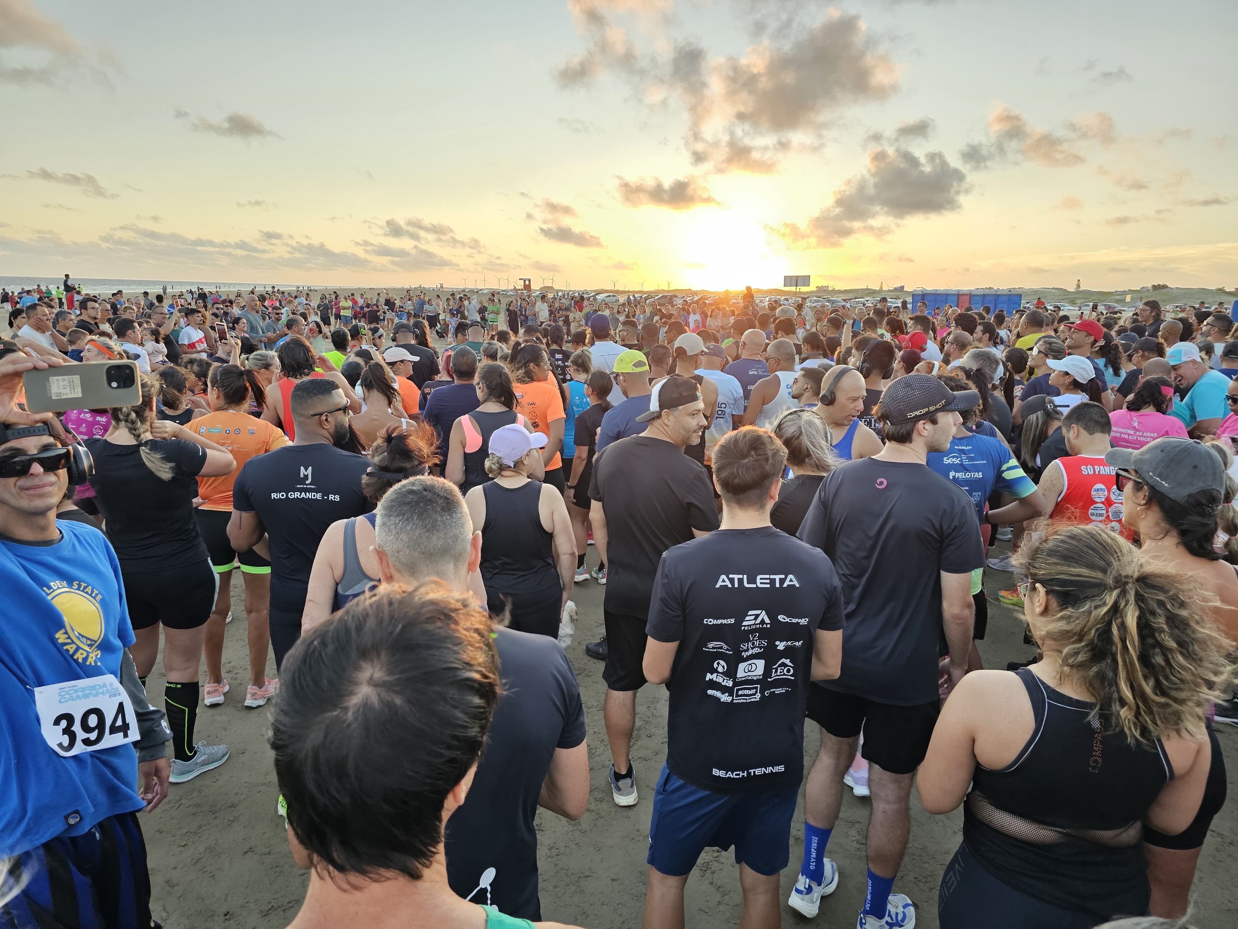 Corrida do Pôr do Sol reúne cerca de 750 participantes na beira da praia do Cassino