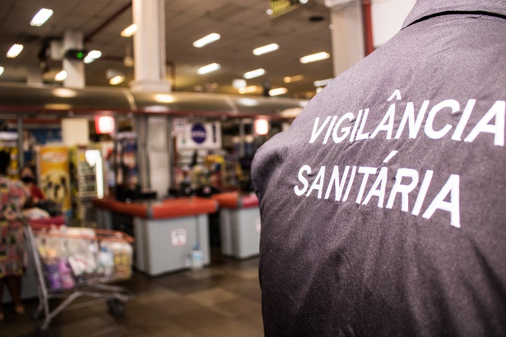 Equipes da Vigilância Sanitária de Pelotas intensificam controle sobre produtos ilícitos no comércio