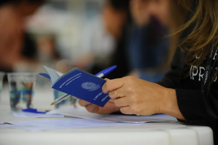 Demissão voluntária domina desligamentos no mercado de trabalho gaúcho