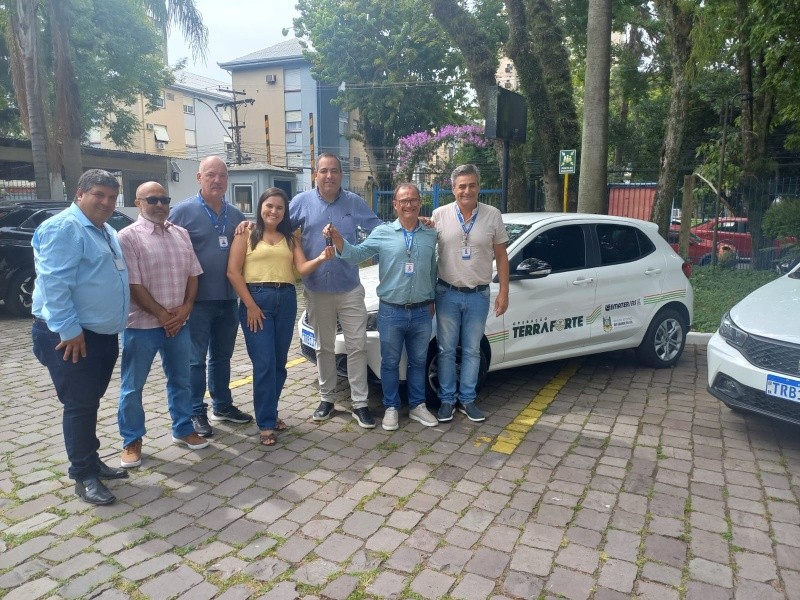 Governo do Estado entrega novo veículo à Emater/RS-Ascar de São José do Norte