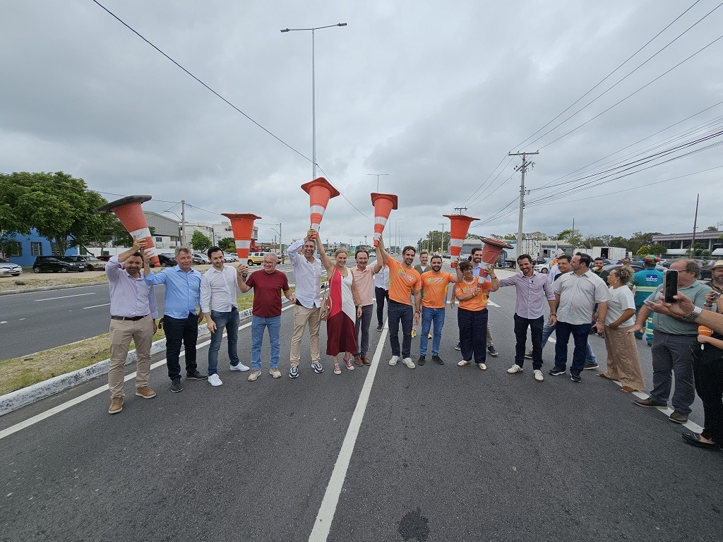 Leite e Gabriel Souza inauguram parcialmente obras de duplicação da ERS 734