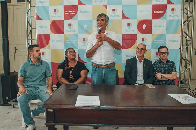 Marroni empossa Conselho Municipal de Habitação