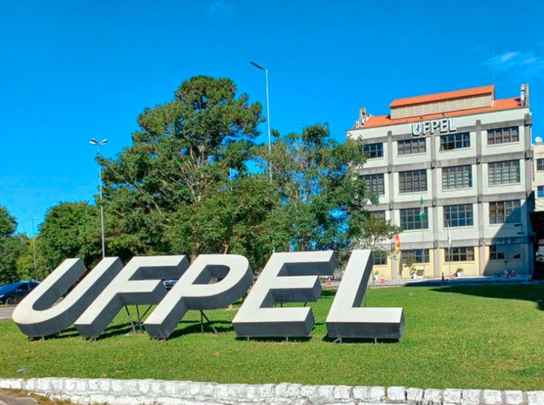 Servidores da UFPel aprovam greve para o dia 23 deste mês 