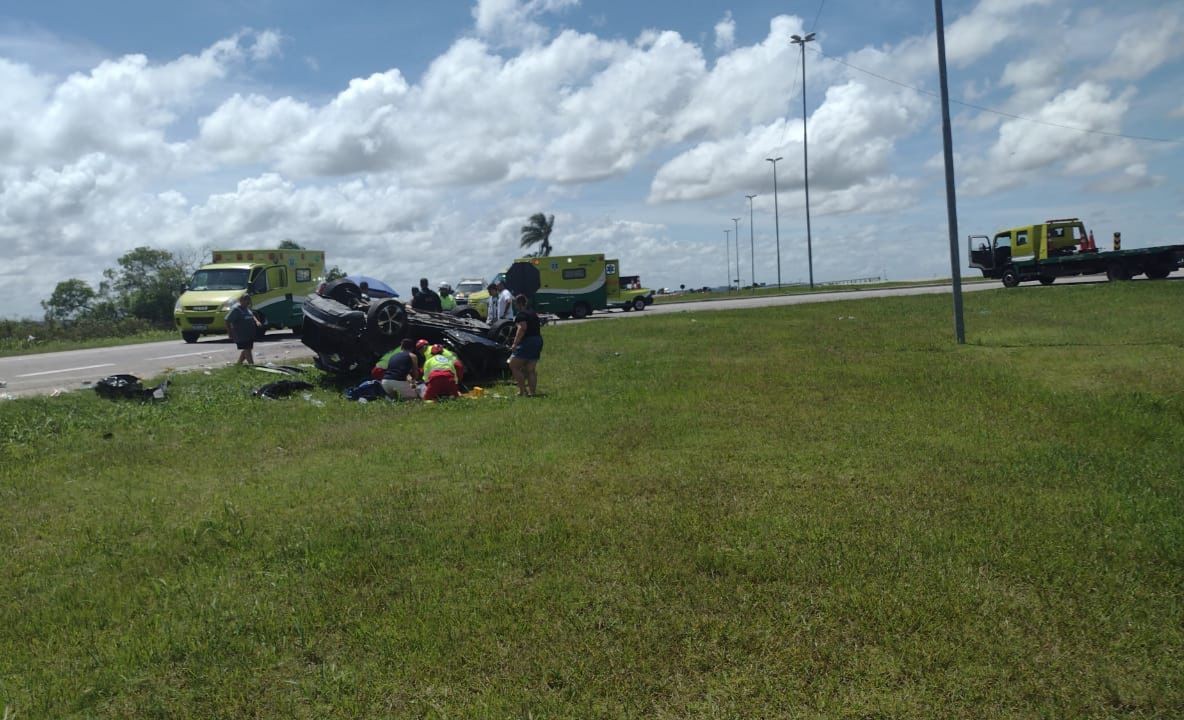 Acidente na BR-116 deixa uma vítima fatal e quatro feridos em Pelotas