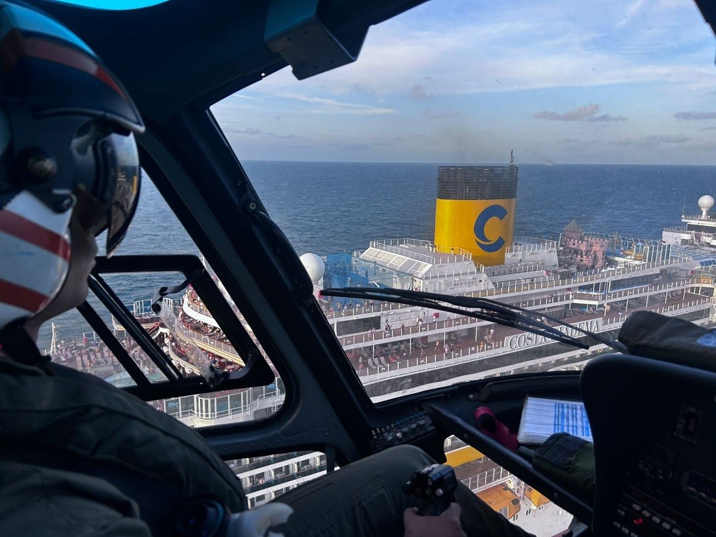 Esquadrão de helicópteros sediado em Rio Grande realiza salvamento de gestante a bordo de navio de cruzeiro