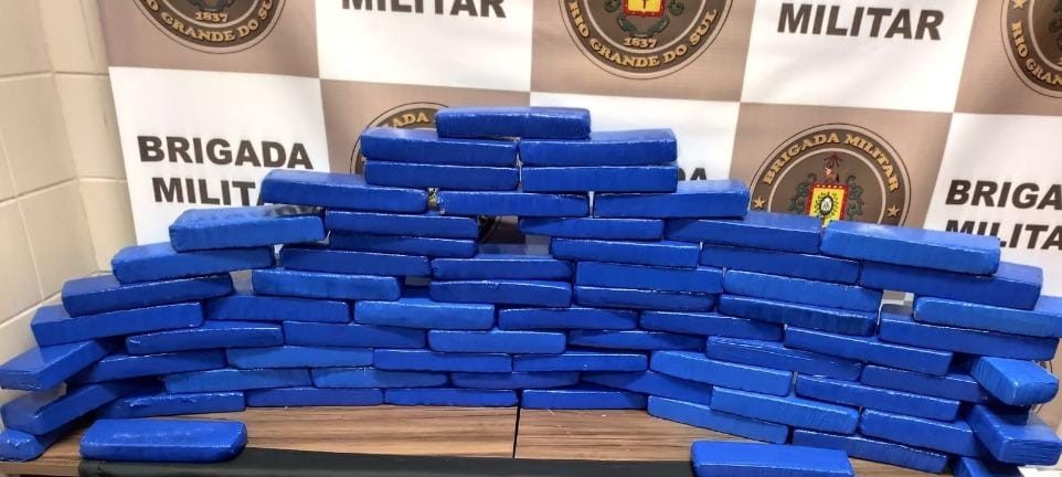 6º BPM prende trio e retira quase 60 quilos de maconha de circulação em Rio Grande