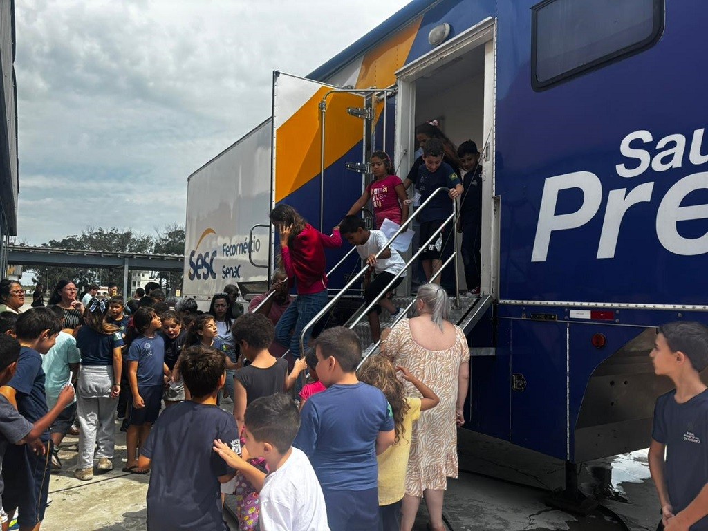 Unidade itinerante do Sesc oferece vacinação e consultas oftalmológicas no Praça Shopping Rio Grande