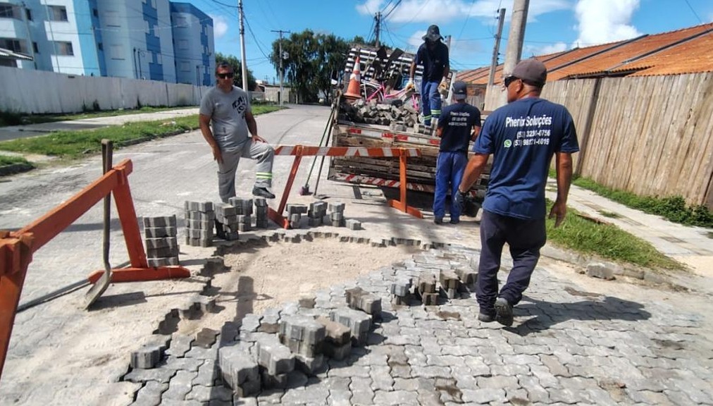 Equipes da SMI intensificam melhorias em vias e estruturas urbanas