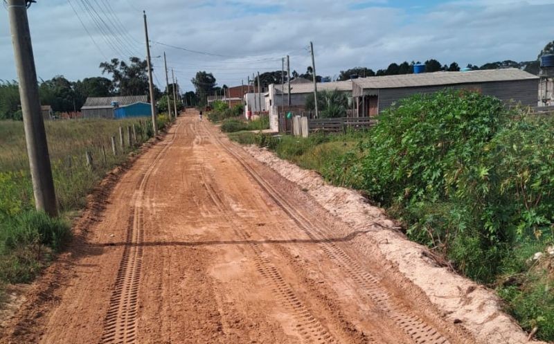 Prefeitura de São José do Norte realiza obras de nivelamento em ruas do Canastreiro