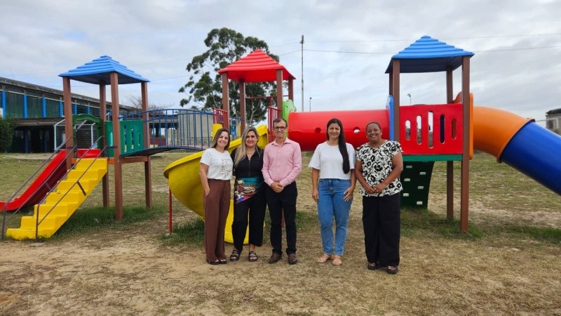Investimento de R$ 161 mil garante novos playgrounds para escolas municipais de SJN