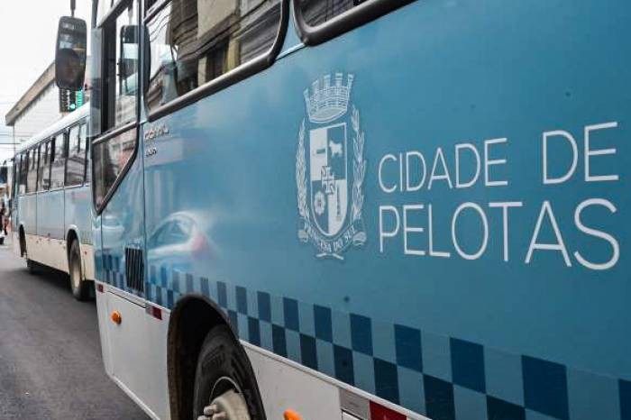 Ônibus de Pelotas têm combustível para operar somente até sexta, diz consórcio