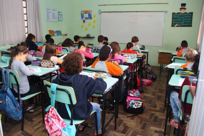Déficit na educação de Pelotas passa de 500 profissionais