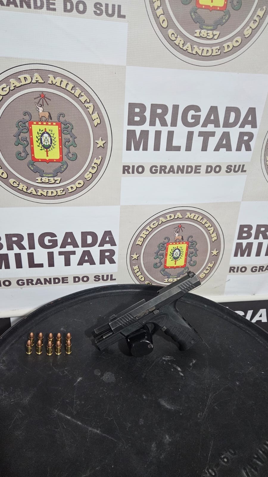 Homem é preso com pistola e munições no Centro de São José do Norte