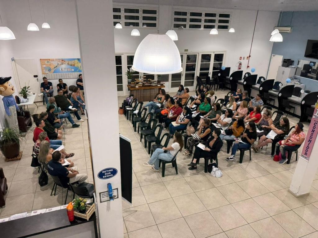 Curso qualifica empreendedores para atendimento a pessoas com deficiência em Rio Grande