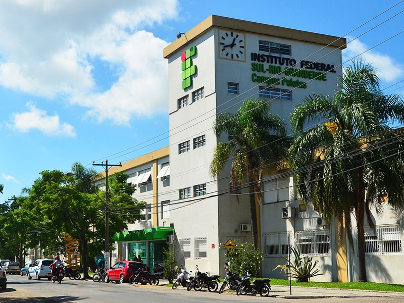 IFSul investiga circulação de lista ofensiva contra alunas em Pelotas