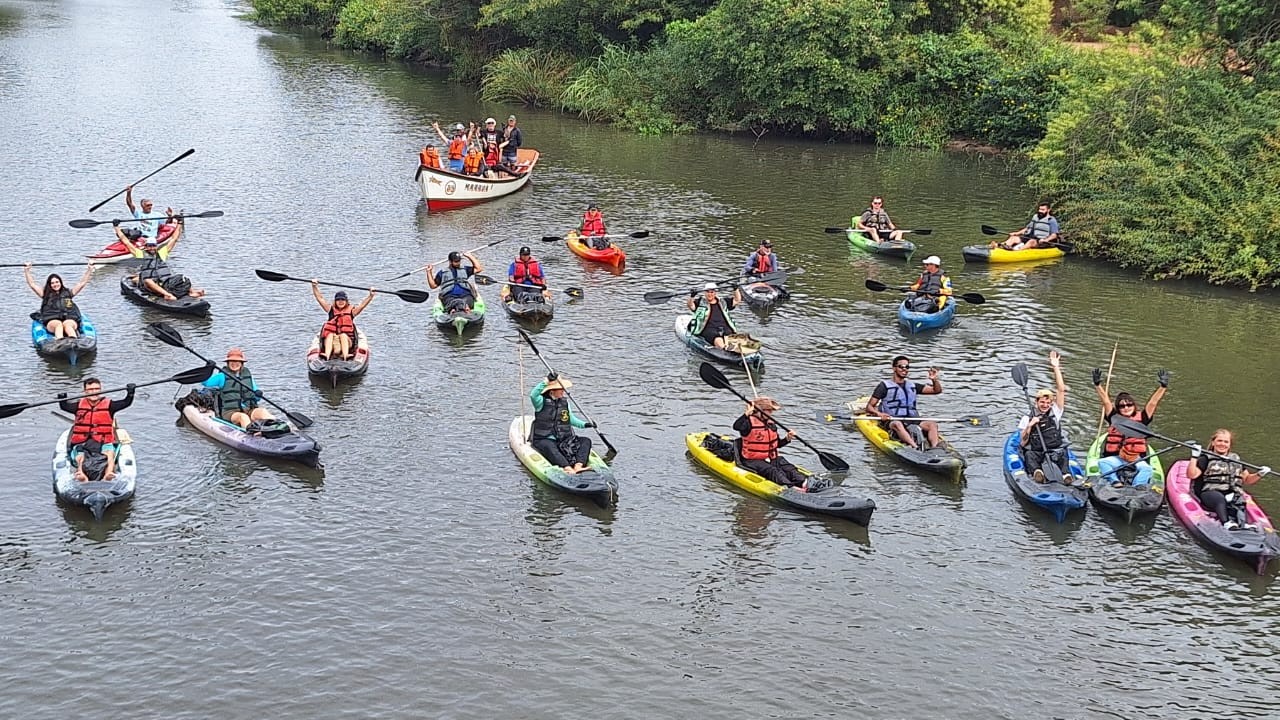 Mutirão ambiental recolhe 450 kg de resíduos no Arroio São Lourenço durante o Dia Mundial da Água