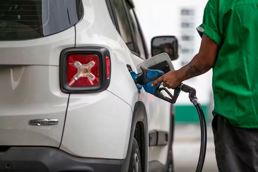 Governo garante abastecimento de diesel no país e reforça fiscalização contra abusos