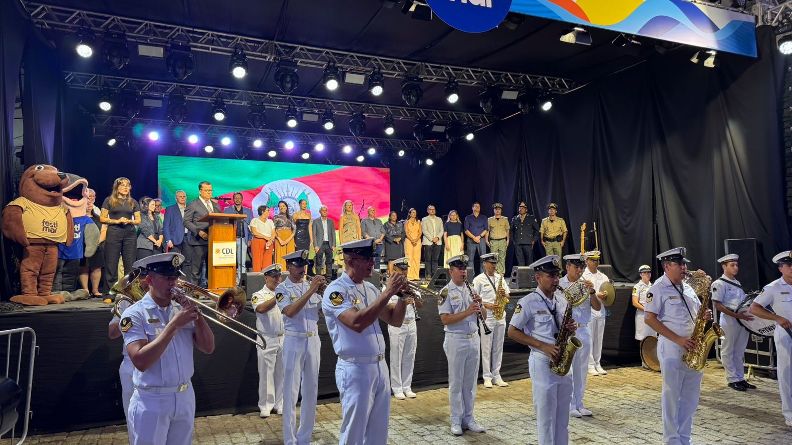 Segundo dia do Festimar é marcado pela abertura oficial do evento