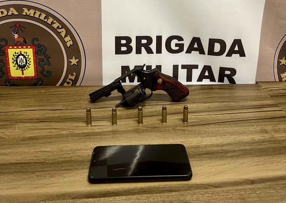 Homem é preso por porte ilegal de arma de fogo em Rio Grande