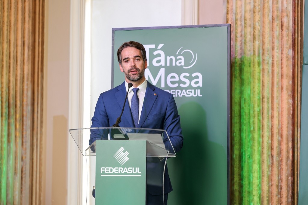 Eduardo Leite divulga vídeo em que repercute a decisão do PSD de indicar Ronaldo Caiado para a corrida presidencial