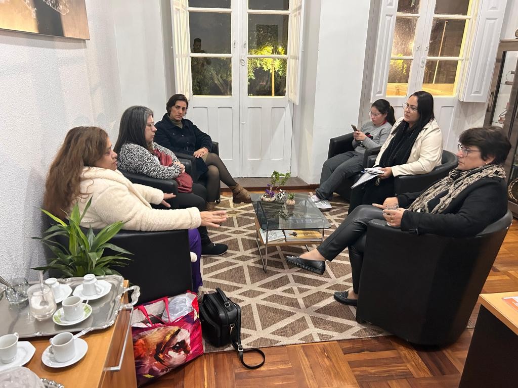 Prefeita do Rio Grande se reúne com Grupo de Pessoas com Fibromialgia