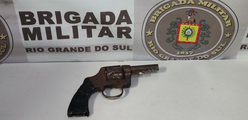 Homem é preso pela Força Tática do 6º BPM pelo crime de porte ilegal de arma de fogo