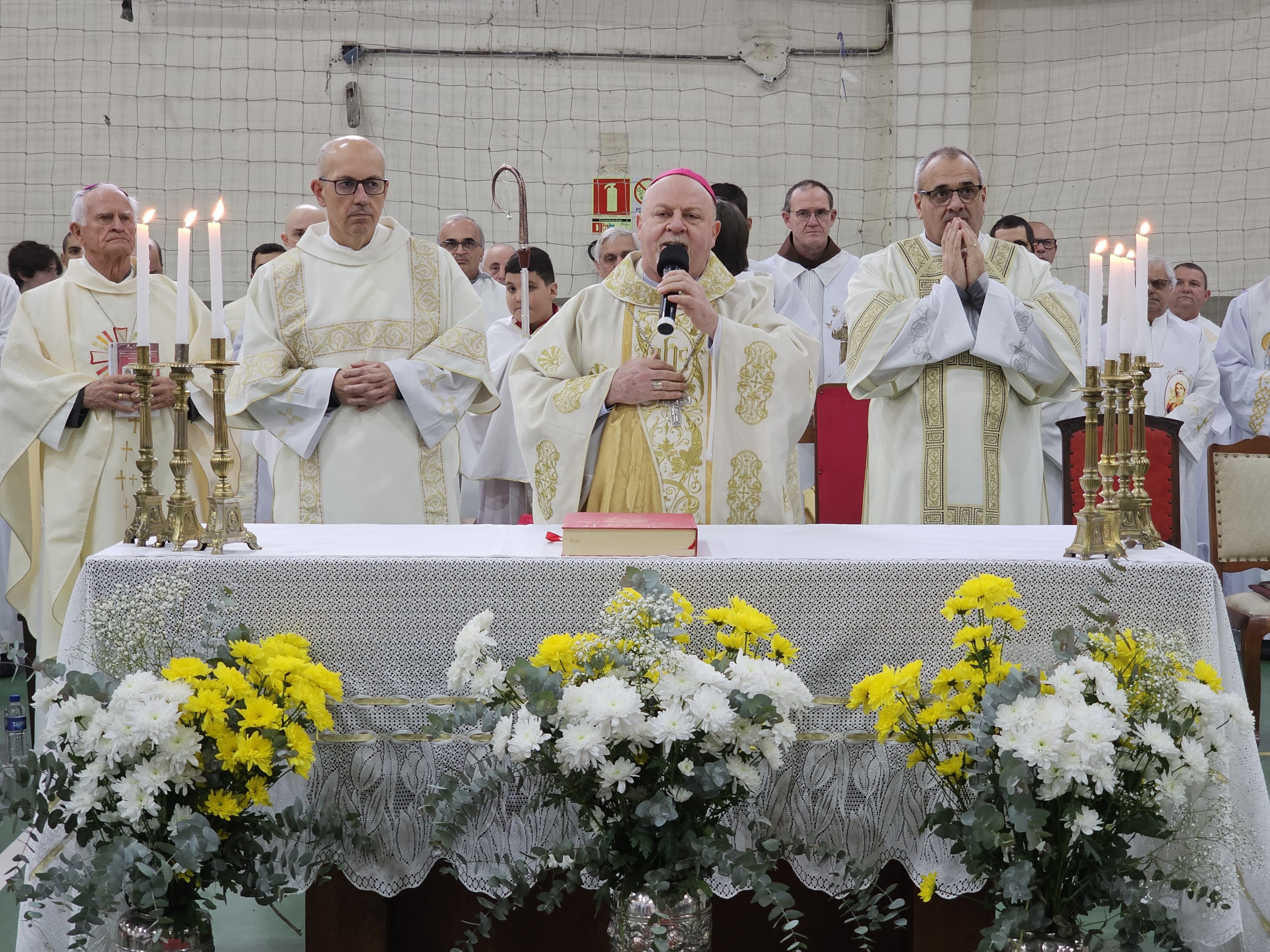 Corpus Christi reúne fiéis em celebração no Colégio Salesiano, em Rio Grande