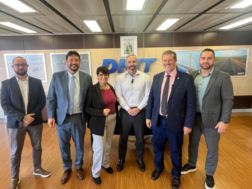 Prefeita de Rio Grande busca recursos em Brasília para infraestrutura, políticas sociais e atendimento emergencial