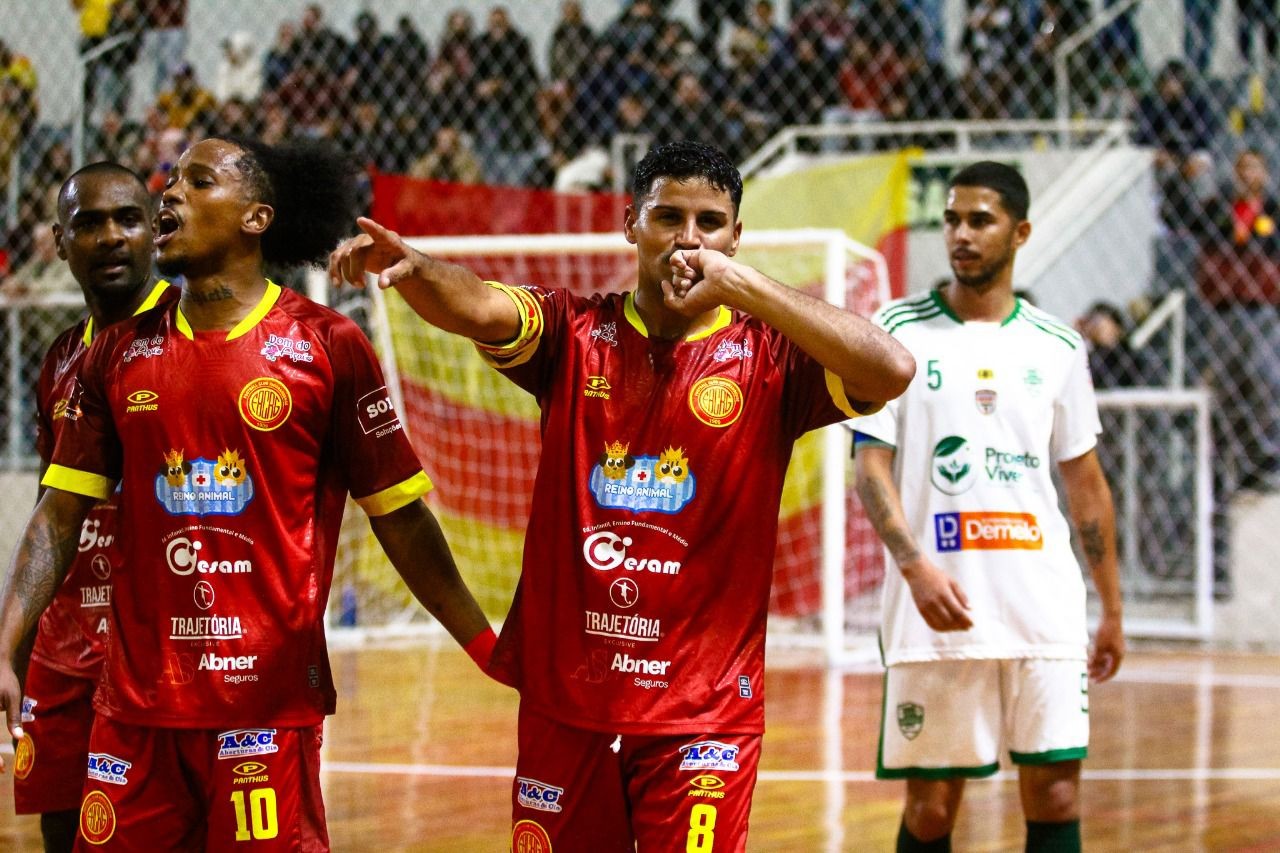 Riograndense joga por liderança da Série Ouro neste sábado (28) contra o Barcelona de Júlio de Castilhos