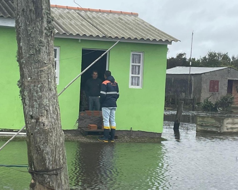 Defesa Civil acompanha situação nas ilhas e presta auxílio a moradores
