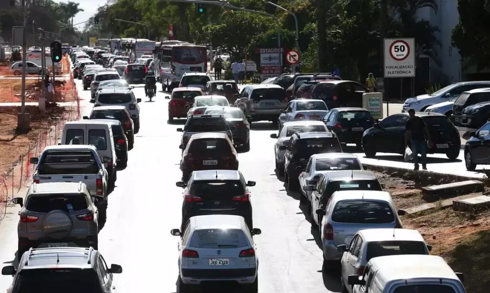 Último dia para pagar o IPVA 2025 parcelado é nesta segunda-feira (30)
