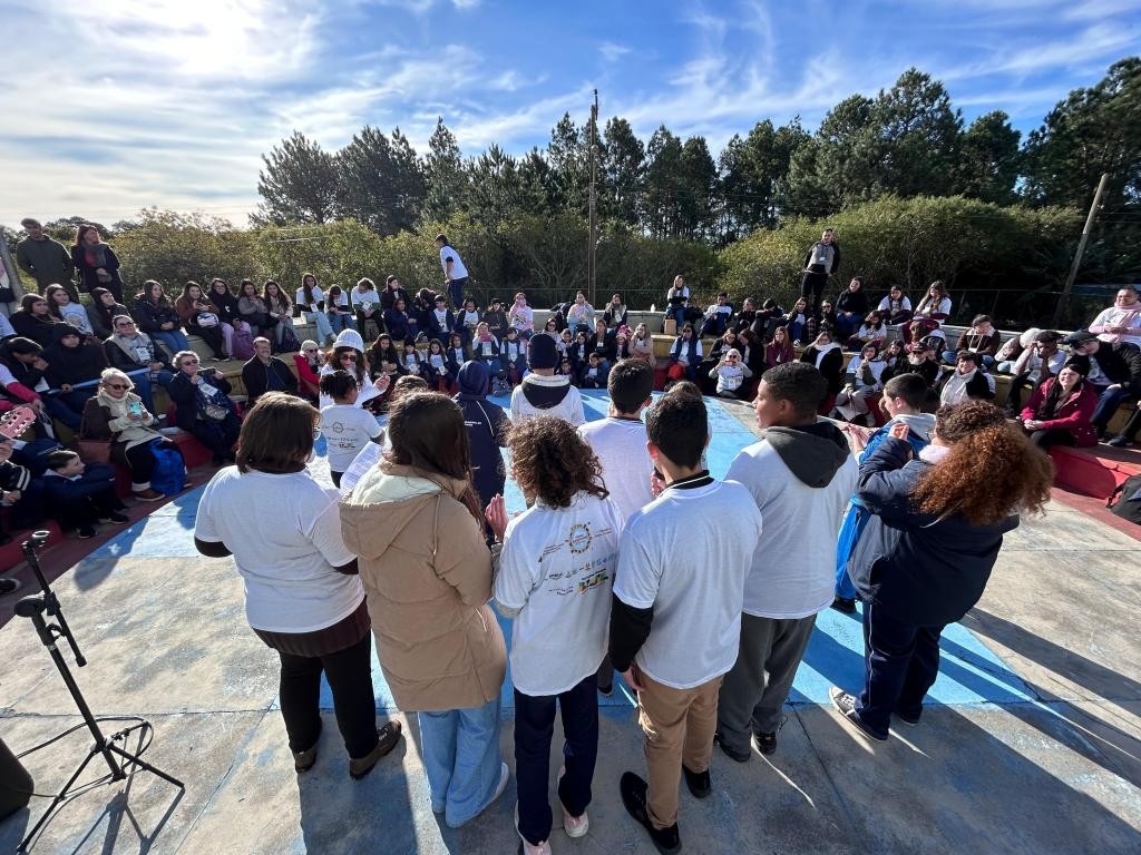 Conferência Infantojuvenil pelo Meio Ambiente reúne 200 estudantes da rede municipal em Rio Grande