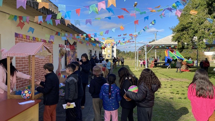 Arraial da Alegria leva cultura e aprendizado a crianças de escolas públicas em Santa Vitória do Palmar