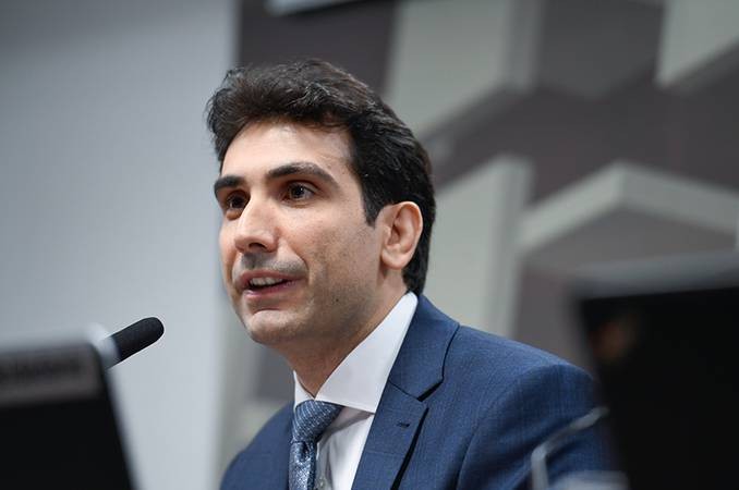 Presidente do Banco Central evita divulgar valor desviado em ataque hacker e garante segurança do Pix