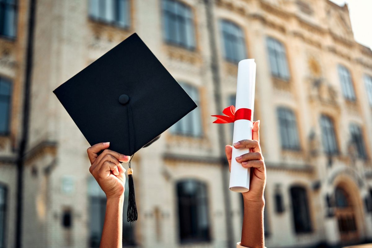 Estudantes deixam de receber diplomas em papel a partir de julho de 2025, segundo MEC