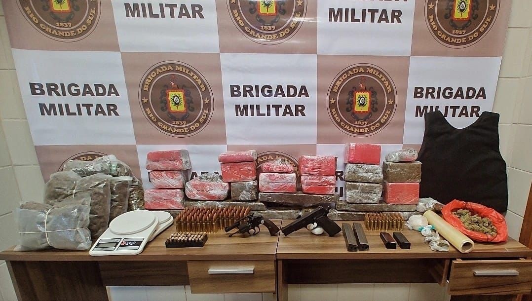 Brigada Militar apreende drogas, armas e munições em operação no bairro Nova Quinta