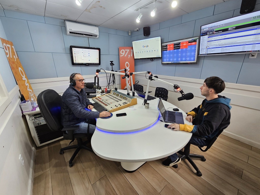 Oceano News completa uma semana na programação da Oceano FM