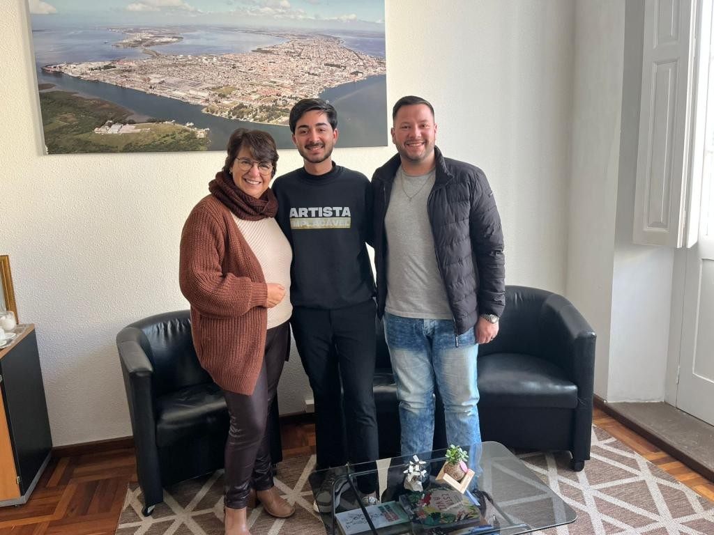 Prefeita recebe ator rio-grandino Nathanan Iovanovichi