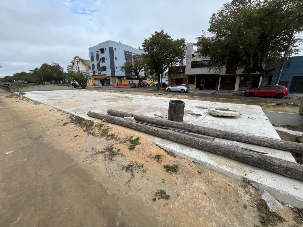 Prefeitura do Rio Grande esclarece obra na Rua Carlos Gomes e apresentará novas soluções em audiência pública