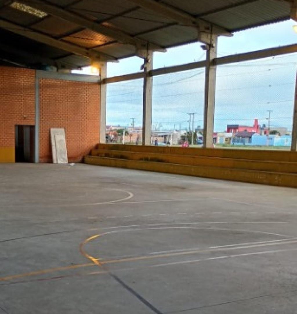 Prefeitura inicia revitalização do Ginásio Robson de Castro no bairro Castelo Branco
