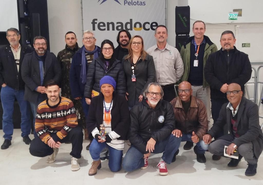 Secretário de Meio Ambiente participa de encontro sobre educação ambiental e resíduos sólidos em Pelotas