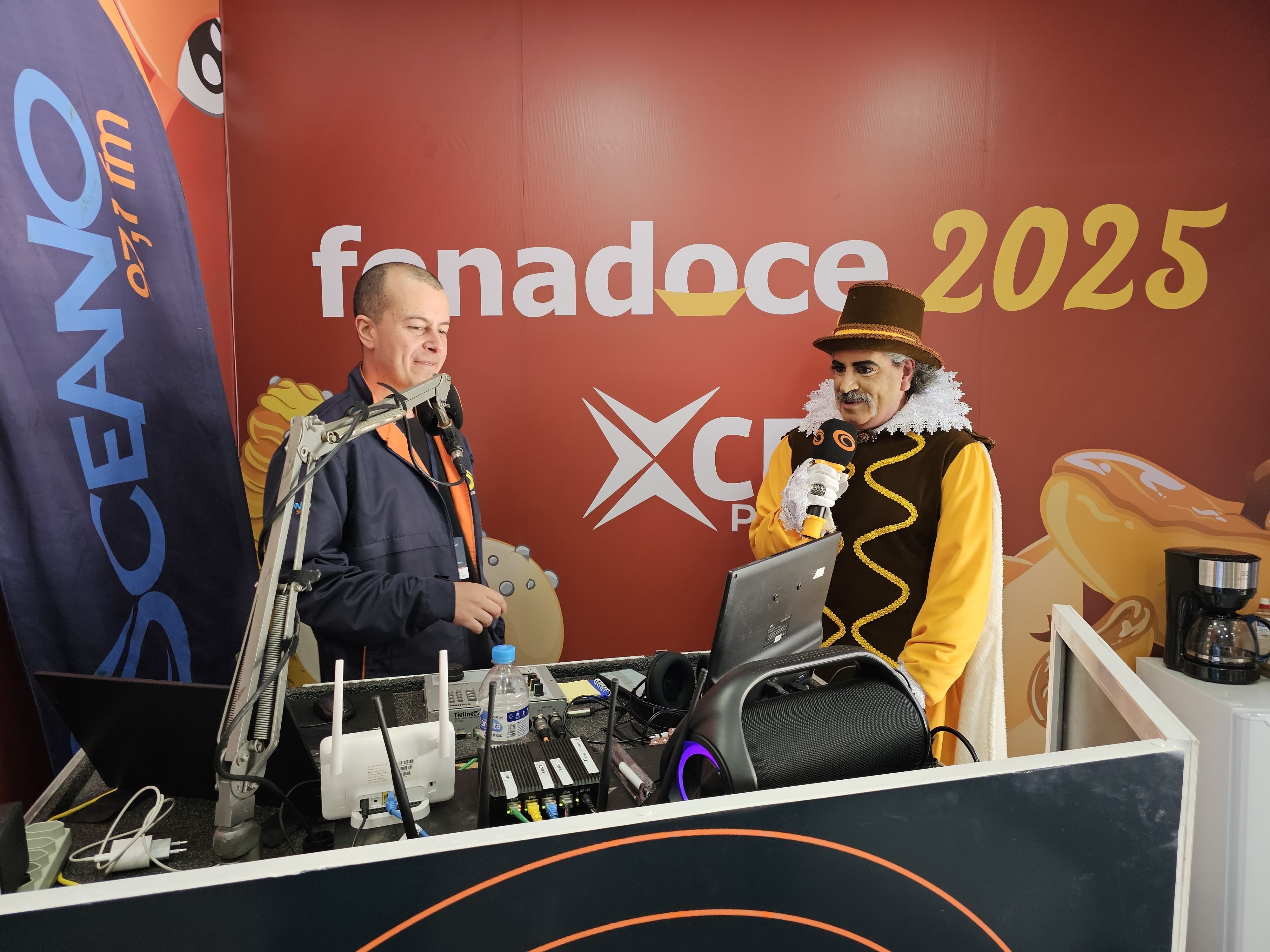 Com estúdio ao vivo e convidados especiais, Grupo Oceano fortalece laços regionais na Fenadoce