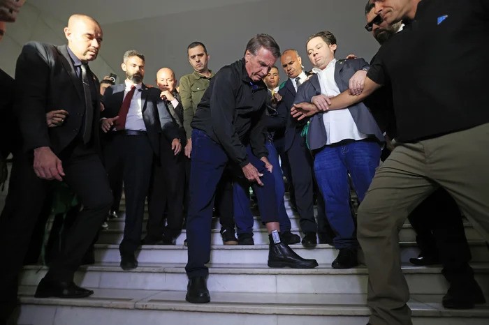 Pesquisa Datafolha aponta rejeição à anistia a Bolsonaro: 61% não votariam em candidato com essa proposta