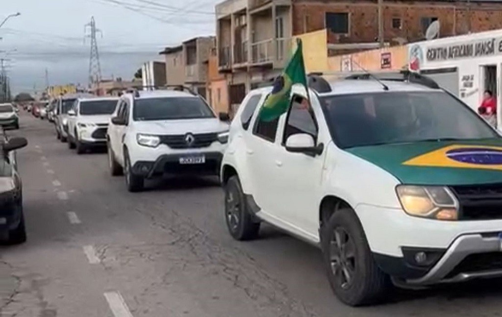 Carreata em defesa da anistia e por impeachment de Moraes acontece em Rio Grande