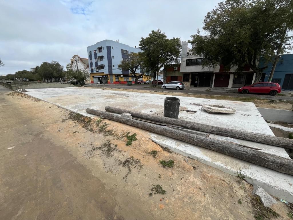 Prefeitura Municipal promove audiência pública para debater obras na Rua Carlos Gomes e transposição do canalete da Av. Major Carlos Pinto