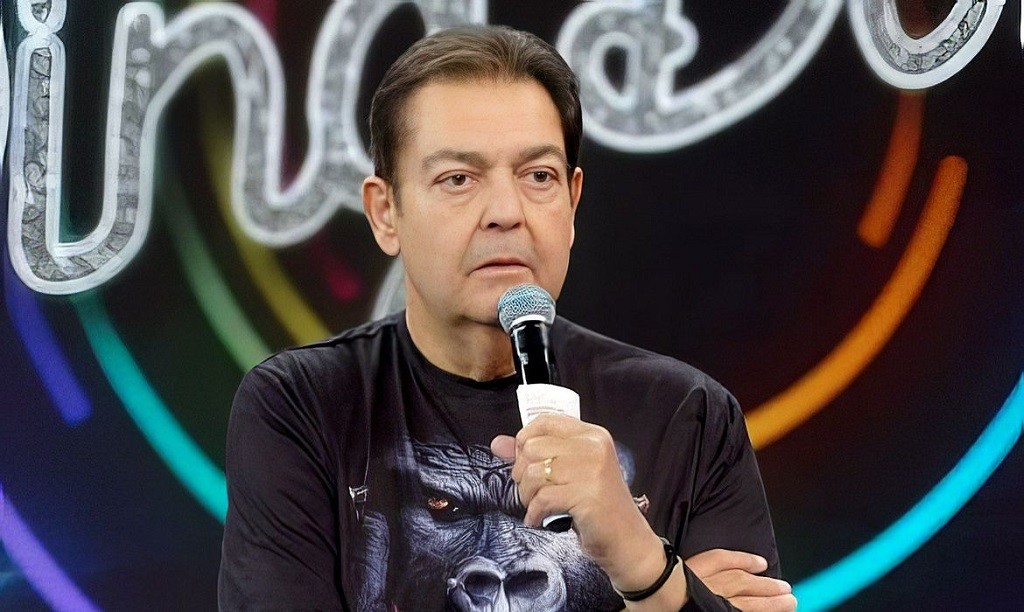 Apresentador Fausto Silva é internado em São Paulo