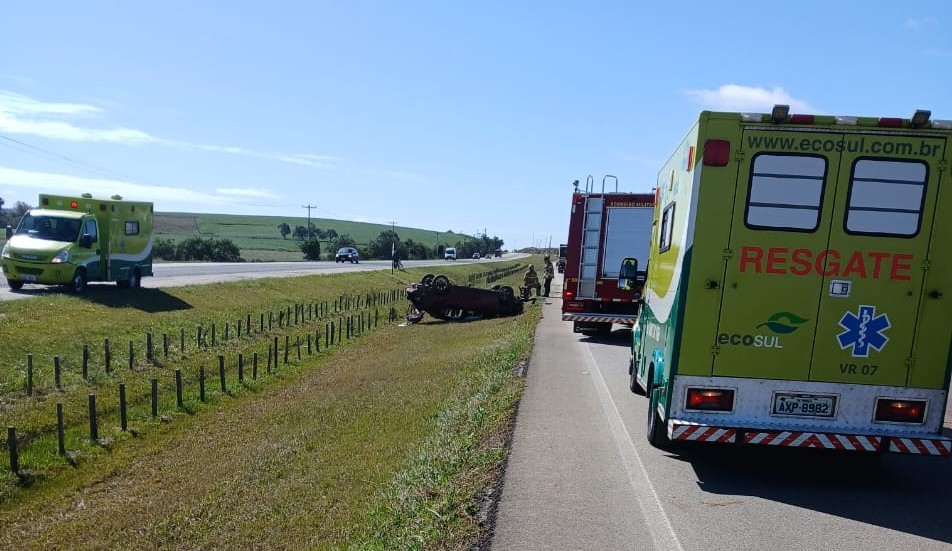Capotamento na manhã deste sábado na BR-116 em São Lourenço do Sul deixa cinco feridos