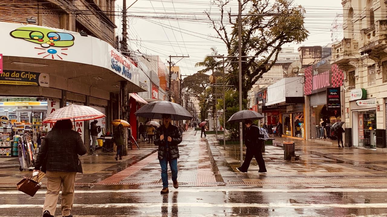 Prefeitura de Pelotas mobiliza plano de contingência diante da previsão de chuva intensa
